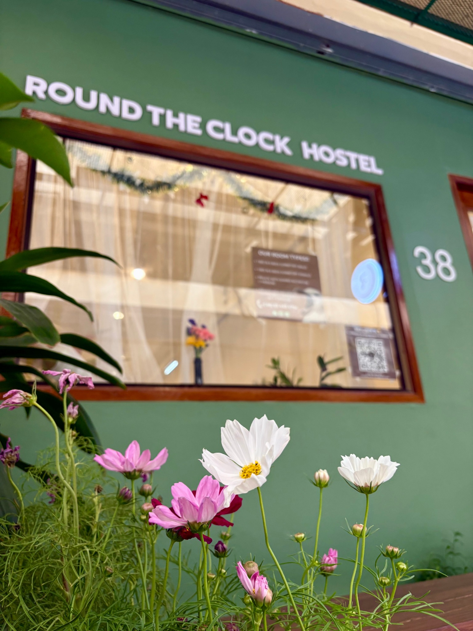 Round The Clock Hostel - ทำเลที่ตั้งที่สมบูรณ์แบบ